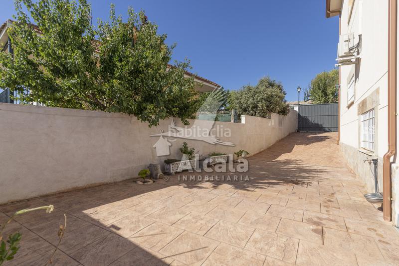 Foto 607b4908-8582-4fbd-9a89-cc53eec34312. Casa bifamiliare con riscaldamento parcheggio in Quer