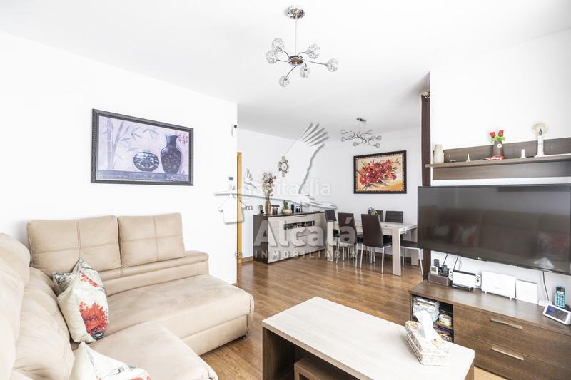 Foto 62ba0686-9693-4e86-9234-40fcb8149bd6. Casa bifamiliare con riscaldamento parcheggio in Quer