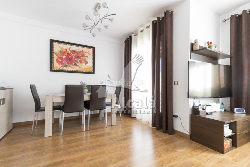 Foto 75a07c59-f892-4c68-b8c6-fb918b32e014. Casa bifamiliare con riscaldamento parcheggio in Quer