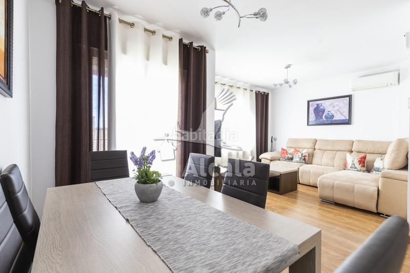 Foto 8f269ccb-db44-425e-9174-1f79c30b43f8. Casa bifamiliare con riscaldamento parcheggio in Quer