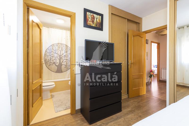 Foto b4eb332a-ca00-40b2-aefd-65bdf235b6d2. Casa bifamiliare con riscaldamento parcheggio in Quer