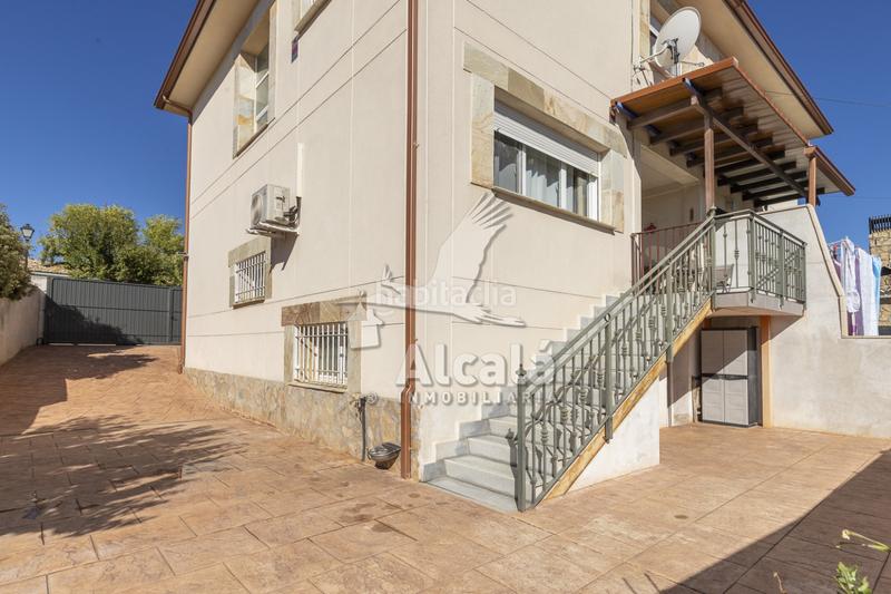 Foto c38e50ef-7054-4589-adff-f85389b83ec0. Casa bifamiliare con riscaldamento parcheggio in Quer