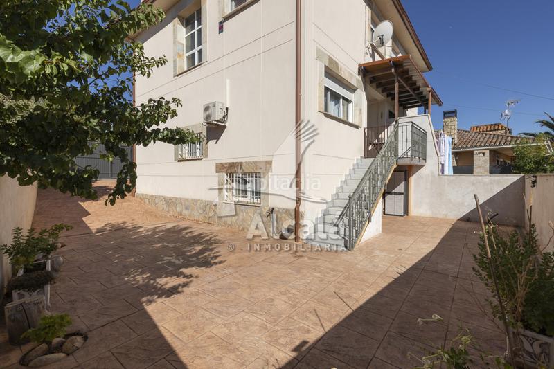 Foto db918877-a159-4b19-b4d3-23f193c26e5a. Casa bifamiliare con riscaldamento parcheggio in Quer