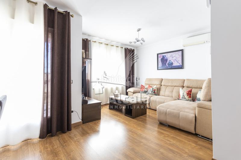 Foto dbe7e64d-8376-4730-a743-959f124c0b7e. Casa bifamiliare con riscaldamento parcheggio in Quer