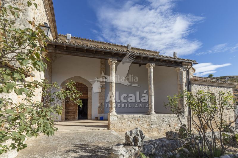 Foto 4933f63f-bdba-474a-9967-56cb75d39a4a. Finca rústica a Hueva