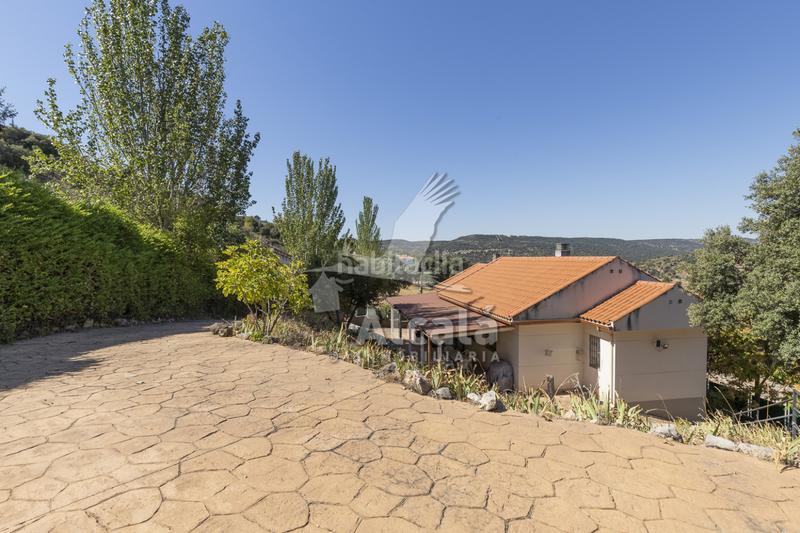 Foto f6ac402b-0f57-48f3-b9dd-b9bb862ab6f3. Casa exclusivo chalet independiente madrid en Ambite