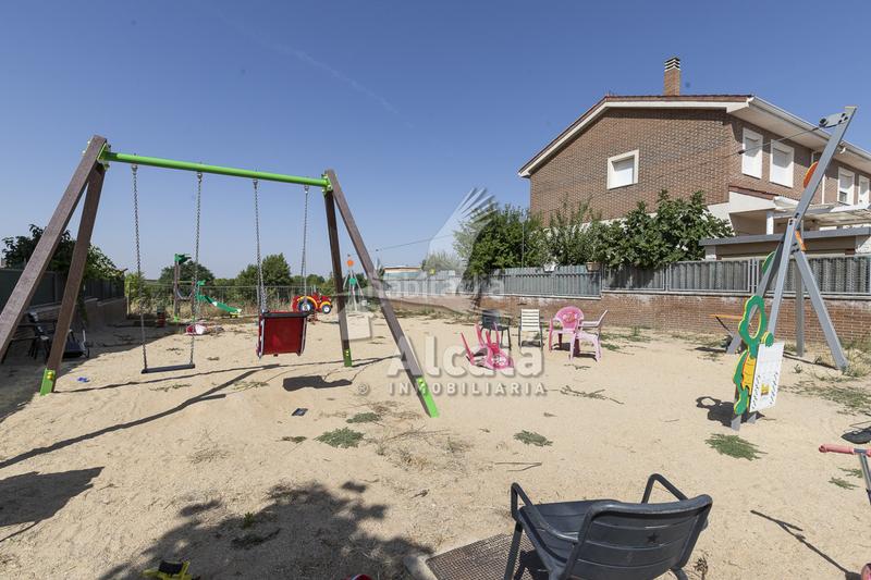 Foto 9ffd77ff-2c8a-46e7-8311-82ceef65be28. Casa bifamiliare con riscaldamento in Pioz