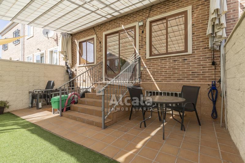 Foto e3f79ebd-55a6-4261-ae25-b1e0b0c1af57. Casa adosada tu nuevo hogar en azuqueca chalet en Vallehermoso en Azuqueca de Henares