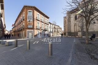 Lloguer Pis a Casco Histórico. Apartamento de alquiler en plaza de los santos niños