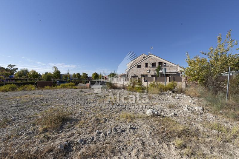 Foto 00735cce-de7d-477d-8e8b-b8641913d8f0. Terreny residencial a Villalbilla pueblo Villalbilla