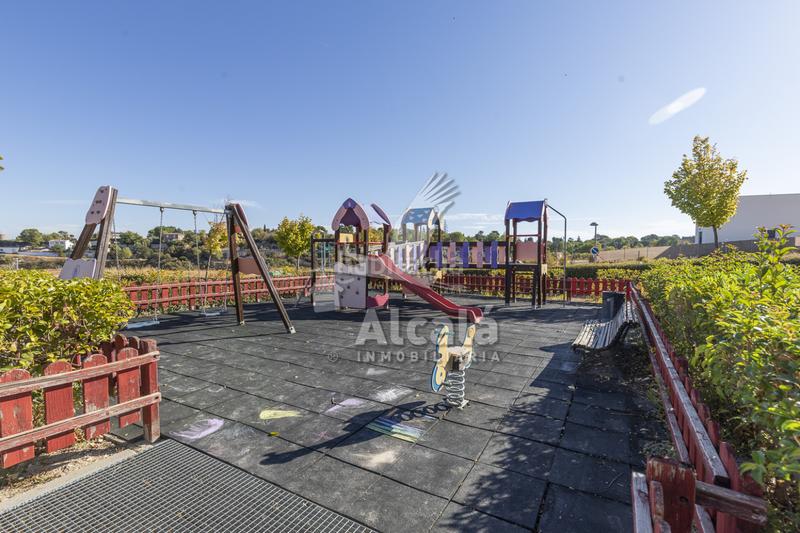 Foto 432b7209-b392-43c0-bb49-5097171d1b2d. Terreny residencial a Villalbilla pueblo Villalbilla