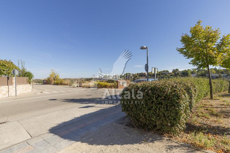 Foto ceaa3552-298e-4d25-842a-33495f3e63ba. Terreny residencial a Villalbilla pueblo Villalbilla