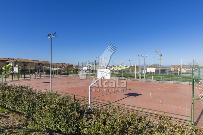 Foto d48faa8d-7f0b-4f13-8d6e-304cde142342. Terreny residencial a Villalbilla pueblo Villalbilla