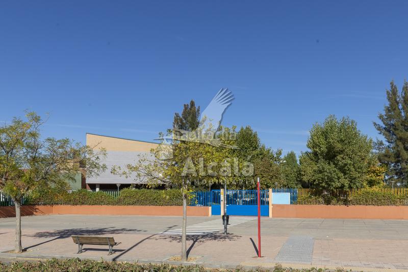 Foto d96045b7-d9c8-4796-87fe-ed801db5bfe1. Terreny residencial a Villalbilla pueblo Villalbilla