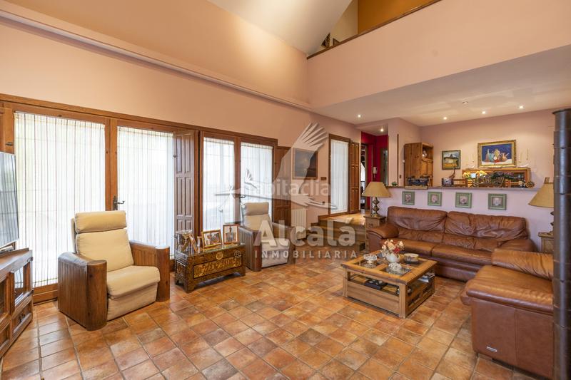 Foto 69b1c9cc-fe19-471e-bb58-a9fa9f44a76a. House with heating parking in Campo Real