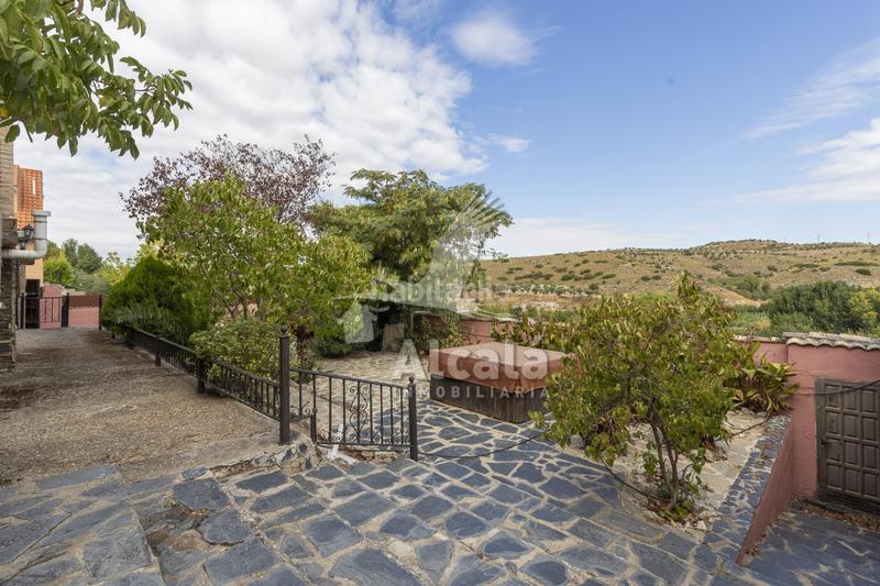 Foto b7bb8385-e02e-48ca-981b-e500ff5c21d8. House with heating parking in Campo Real