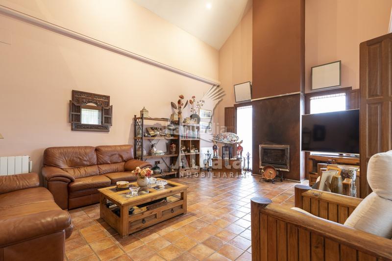 Foto d02e940c-22eb-42d3-bc42-b988187ca4d5. House with heating parking in Campo Real