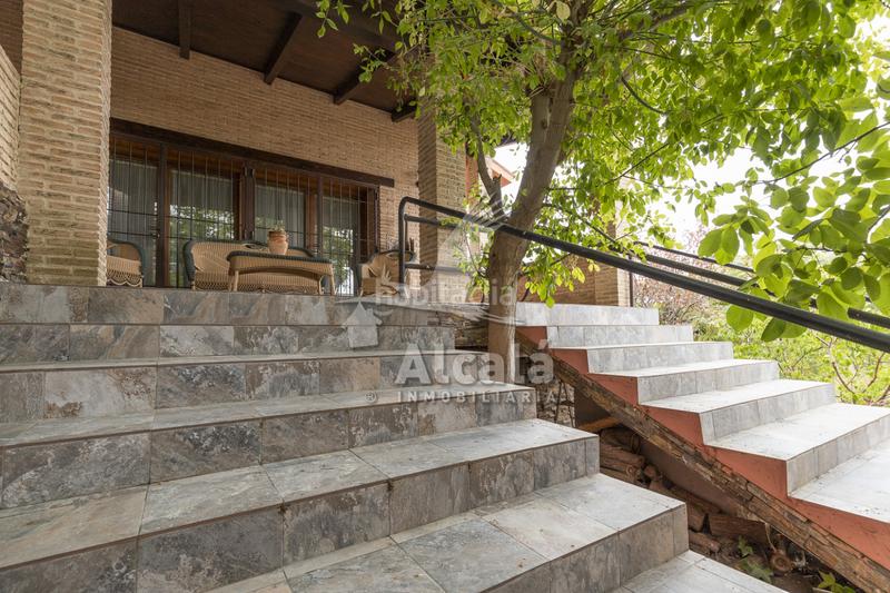 Foto d46bb0f7-a45d-4eac-acf3-84f350ba7e57. House with heating parking in Campo Real