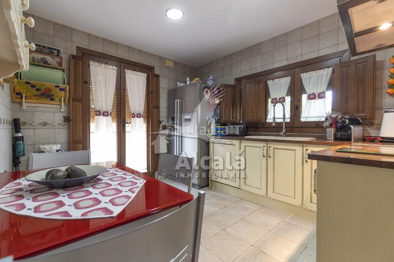 Foto ffc2fec4-66db-42a0-bdbc-decfbb080a15. House with heating parking in Campo Real