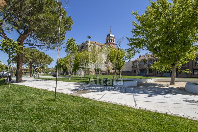 Foto 0250fbab-9a8d-4f88-8320-c23e6986cf81. Casa adossada amb calefacció aparcament piscina a Meco