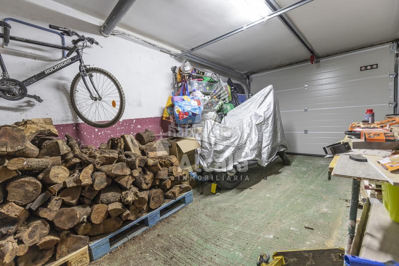 Foto 24b82757-a30f-4678-847f-6bf65a765d87. Casa adossada amb calefacció aparcament piscina a Meco