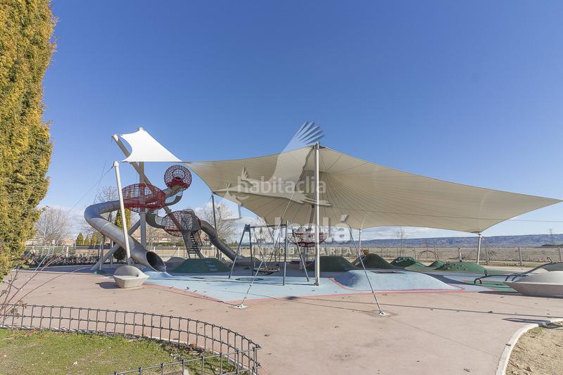 Foto 30fc7424-7128-4e14-bebe-82e7133598a4. Casa adossada amb calefacció aparcament piscina a Meco