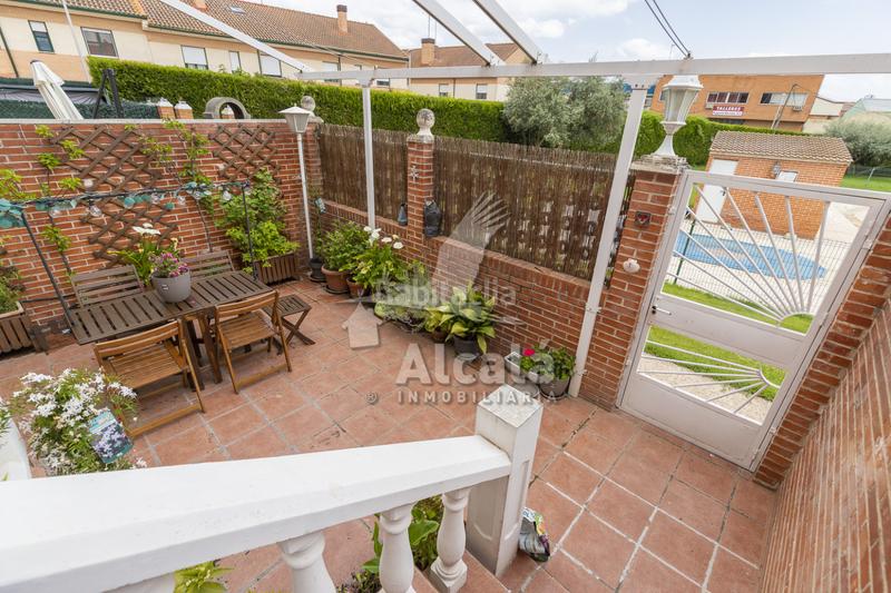 Foto 58e075ea-4ee0-4107-a5d0-2bba6abbbee0. Casa adossada amb calefacció aparcament piscina a Meco