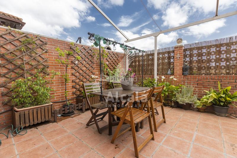 Foto 5fe5a273-2800-4e87-8c36-1c4b5934f2ae. Casa adossada amb calefacció aparcament piscina a Meco