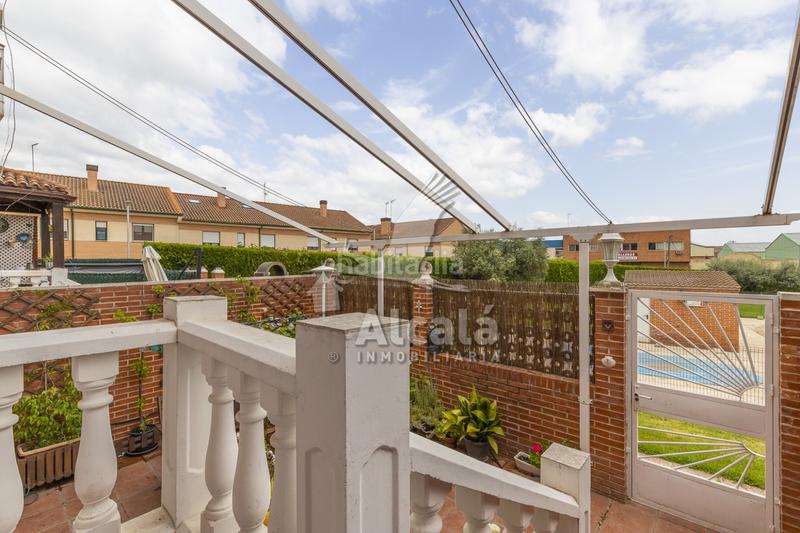 Foto 8ef08300-bf5a-4051-bb69-1ed62664fd92. Casa adossada amb calefacció aparcament piscina a Meco