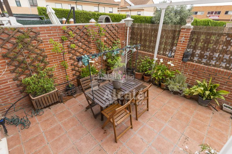 Foto 8fdc2b3a-c107-40f3-bdc8-62606f9d7fb1. Casa adossada amb calefacció aparcament piscina a Meco