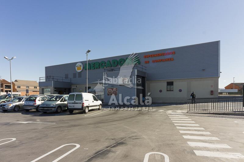 Foto 9fce4be0-0806-46f3-9dd1-ae904629cad3. Casa adossada amb calefacció aparcament piscina a Meco