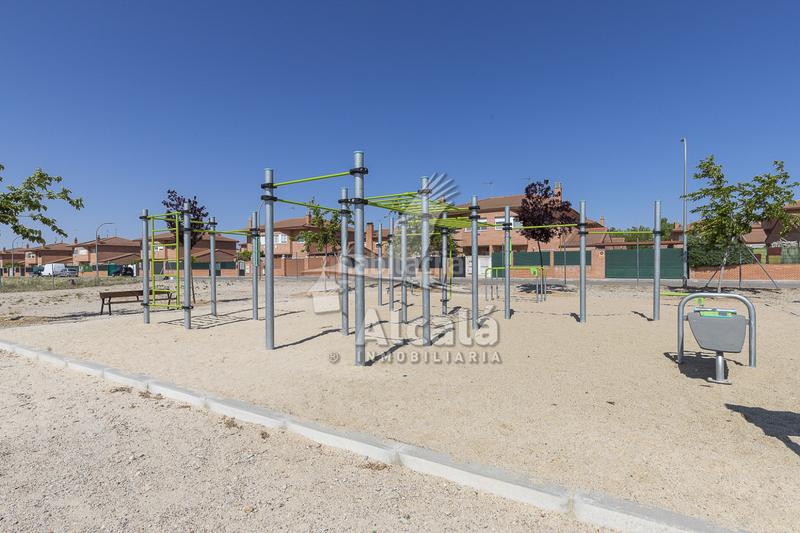 Foto 0913c7d9-92a6-48e8-bf79-0a86b6462f97. Casa adosada acogedor chalet adosado en Galápagos