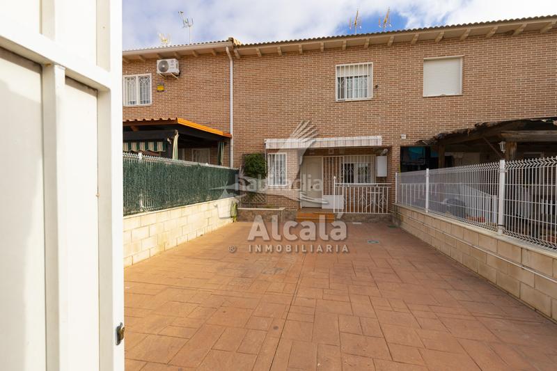 Foto 64cd5fa7-5625-43ba-90a3-7c343544a1a7. Casa adosada acogedor chalet adosado en Galápagos