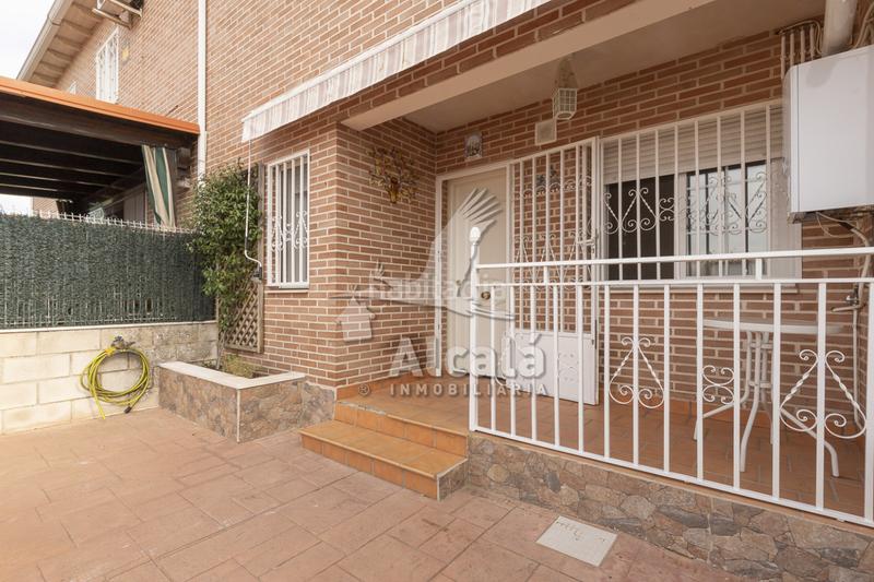 Foto 7f0f9bdf-ec3d-488e-81bb-77cfe020f143. Casa adosada acogedor chalet adosado en Galápagos