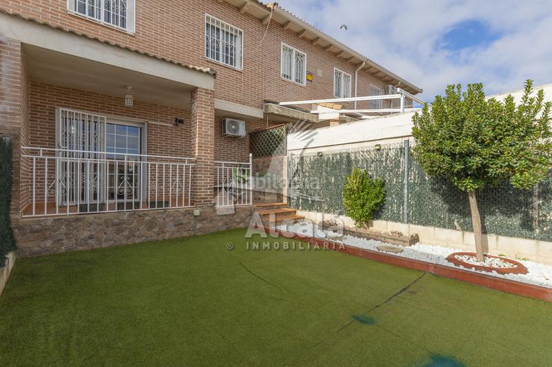 Foto e4eea0e6-0416-498b-a656-18885dbe5df4. Casa adosada acogedor chalet adosado en Galápagos