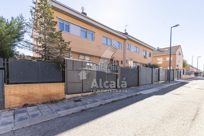 Foto 0362ec3c-bcad-4d4c-8cce-22cc34714be3. Casa adossada amb calefacció aparcament piscina a Villalbilla