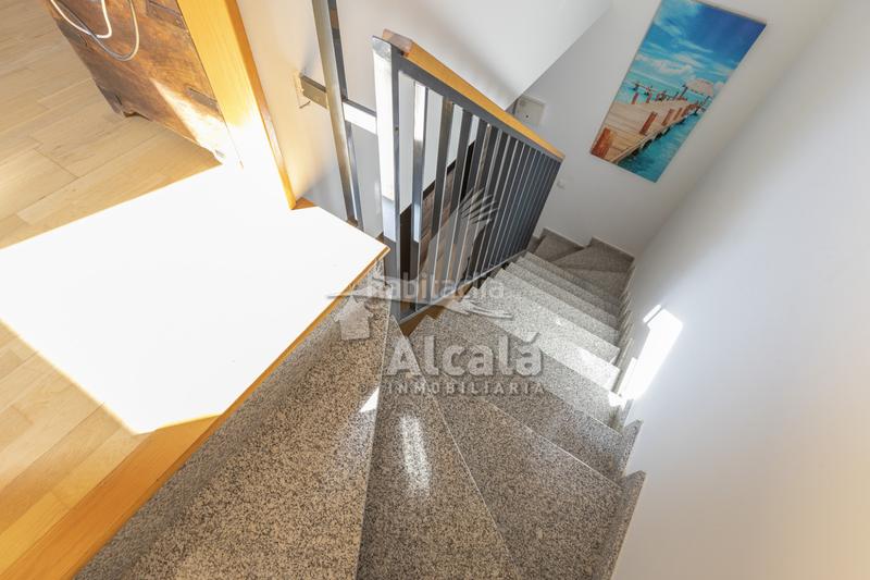 Foto 2ff1bd05-07c1-4170-afe6-7d2678fc5a94. Casa adossada amb calefacció aparcament piscina a Villalbilla