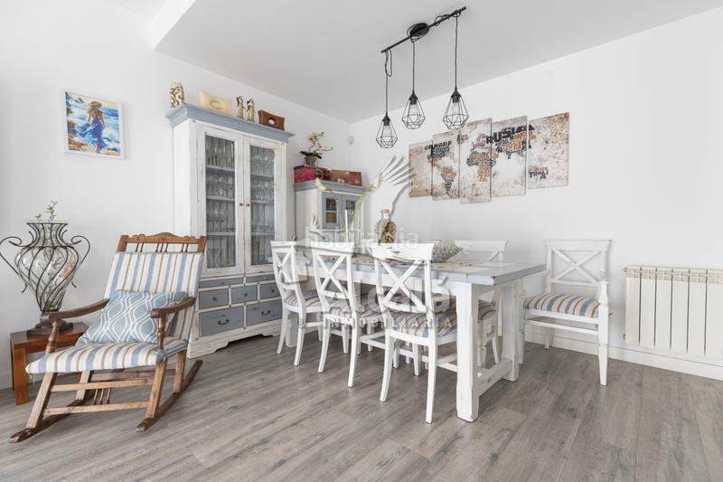 Foto 37c61afc-5e99-4a55-bf96-8bbed05c0bf0. Casa adossada amb calefacció aparcament piscina a Villalbilla