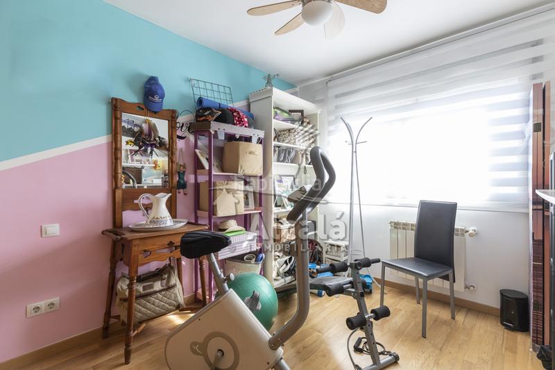 Foto 3af4ef8a-f1e6-45de-924f-1f4682ab94a5. Casa adossada amb calefacció aparcament piscina a Villalbilla