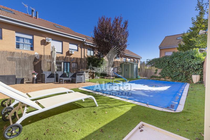 Foto 43b1842c-b32e-4d3e-ae0b-6d3066cc6cdb. Casa adossada amb calefacció aparcament piscina a Villalbilla