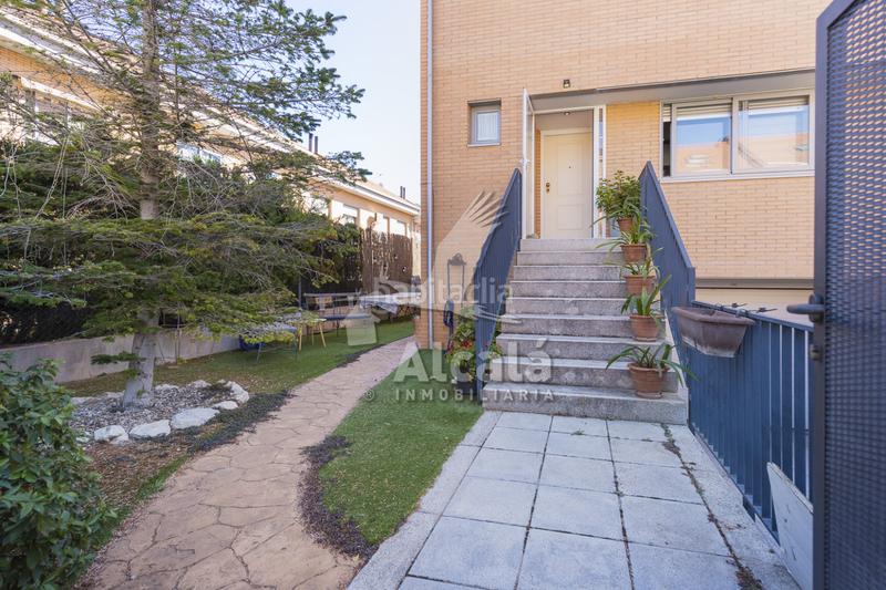 Foto 4b97b224-e89c-4f0d-980f-2b659048d2e1. Casa adossada amb calefacció aparcament piscina a Villalbilla