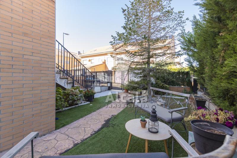 Foto 6ea88c56-03c0-42c7-8012-1e2a1d5cc1b4. Casa adossada amb calefacció aparcament piscina a Villalbilla