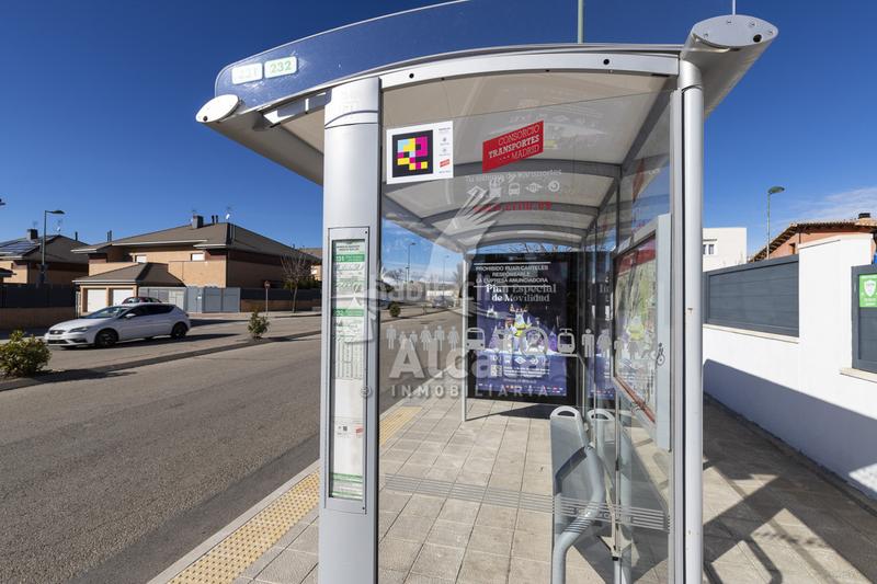 Foto 7218d84b-dbff-474f-ac5c-4f5f54119012. Casa adossada amb calefacció aparcament piscina a Villalbilla