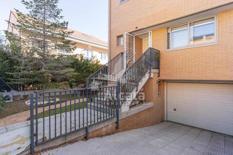 Foto c6fb7c4f-78e3-4f1d-9473-b34077b20842. Casa adossada amb calefacció aparcament piscina a Villalbilla