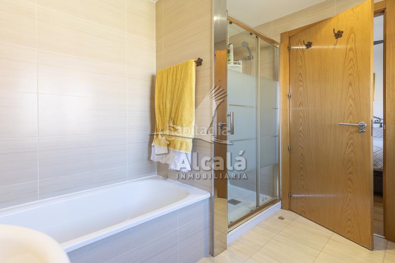 Foto d98f80c7-6fe2-44d8-837a-44e3cced4226. Casa adossada amb calefacció aparcament piscina a Villalbilla