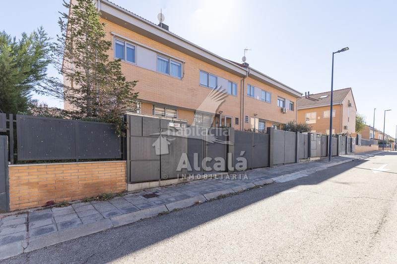 Foto df7ab3dd-e0d9-4303-8fa0-01cd13cc4d12. Casa adossada amb calefacció aparcament piscina a Villalbilla