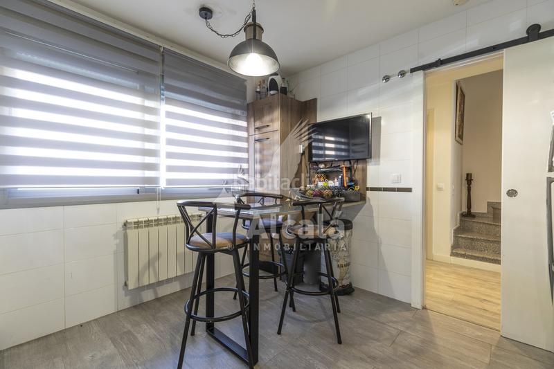 Foto e64b2cc3-2391-4dea-a73d-c87734989618. Casa adossada amb calefacció aparcament piscina a Villalbilla