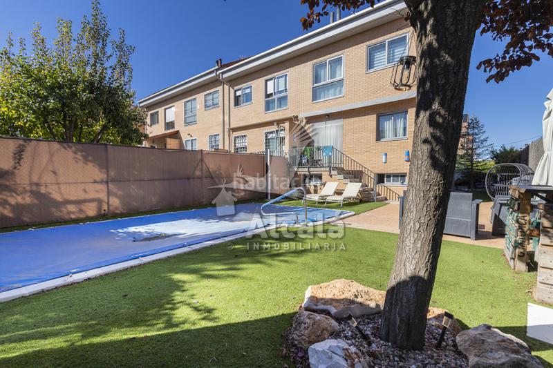 Foto e8bd8091-40db-46c7-af6d-8bf50055802e. Casa adossada amb calefacció aparcament piscina a Villalbilla