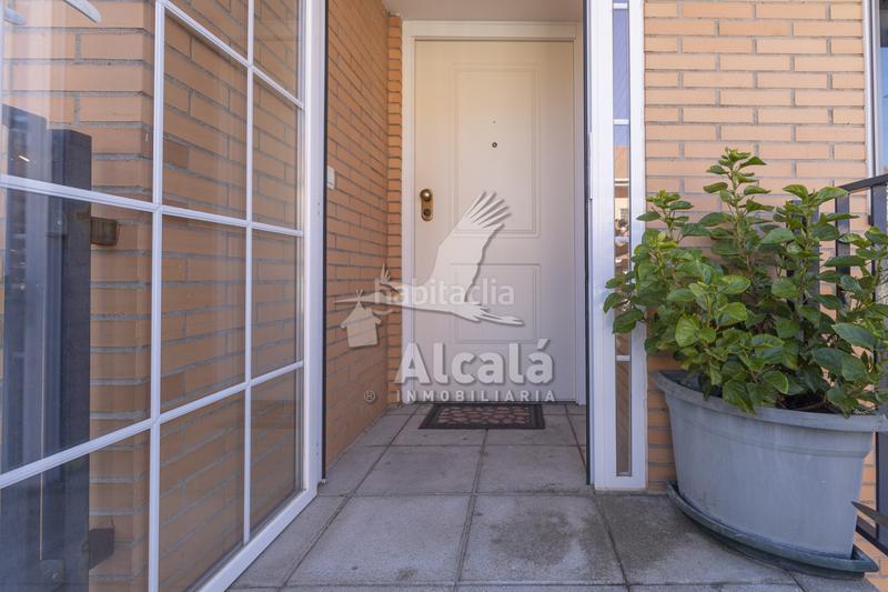 Foto f02ca6a3-4c4e-499f-8b32-9181cc912af0. Casa adossada amb calefacció aparcament piscina a Villalbilla