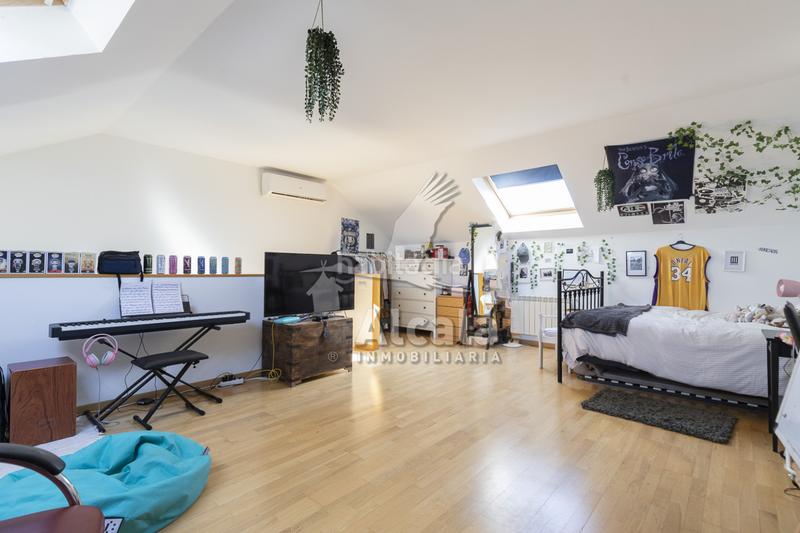 Foto f37df6c7-c512-4e42-8266-918e2d0eb0ec. Casa adossada amb calefacció aparcament piscina a Villalbilla